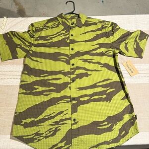 Burton shabooya camp short sleeve button up small NWT